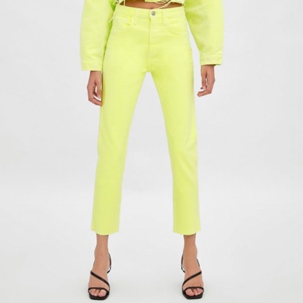 NWOT Zara Lime Green High-Waisted Straight Leg Jeans (US 2)